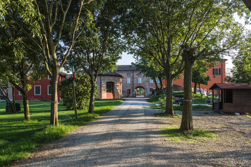 Agriturismo Battibue Fiorenzuola dʼArda Exterior foto